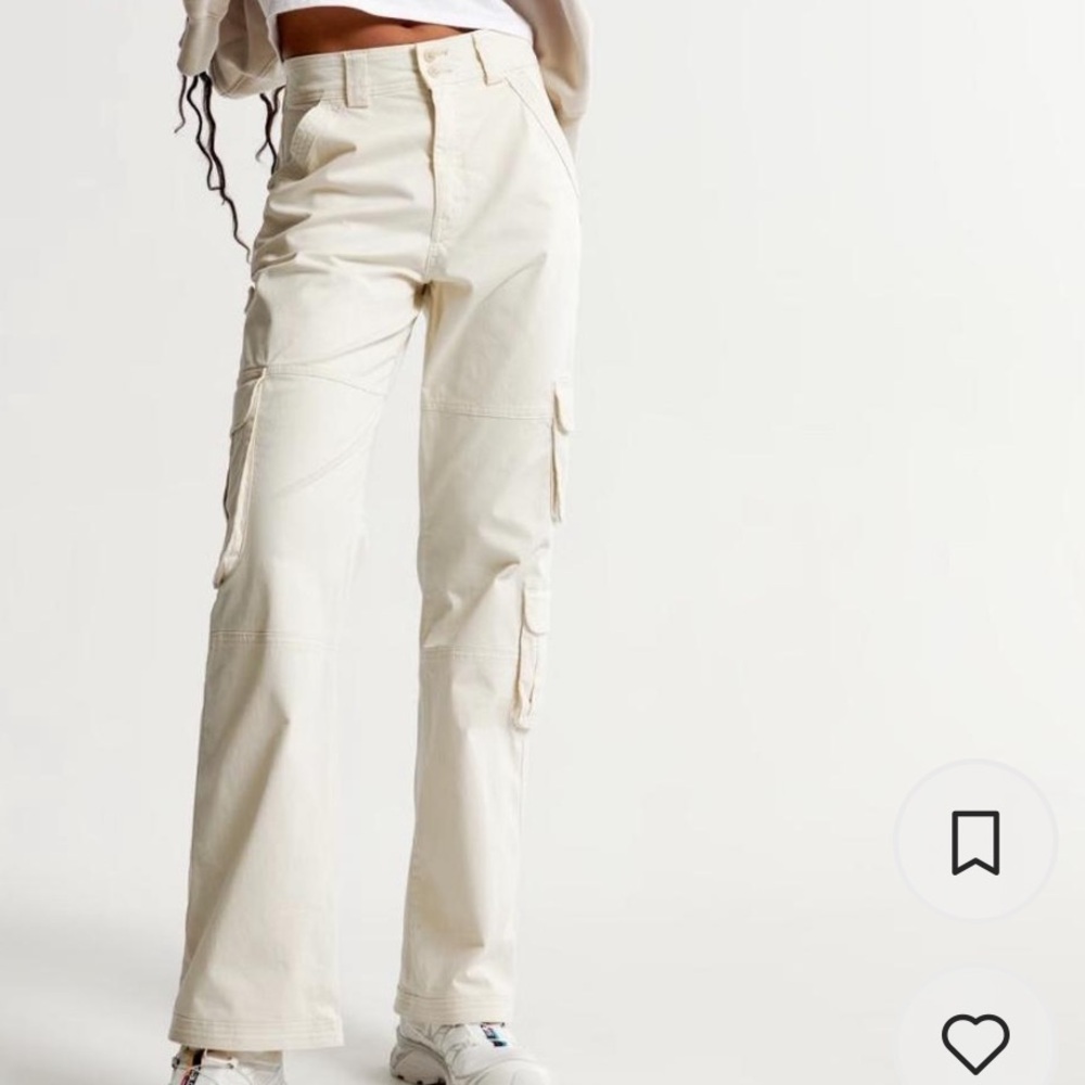 Abercrombie & Fitch Cream Relaxed Cargo Pants